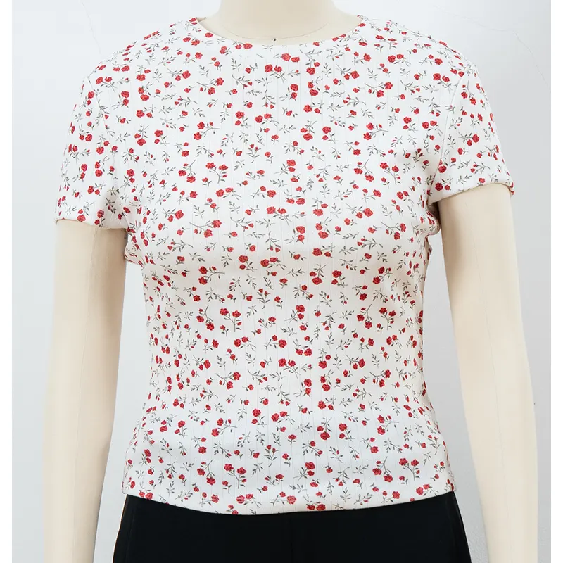 レッド ディッシー フローラル プリント フィット クルーネック T シャツ